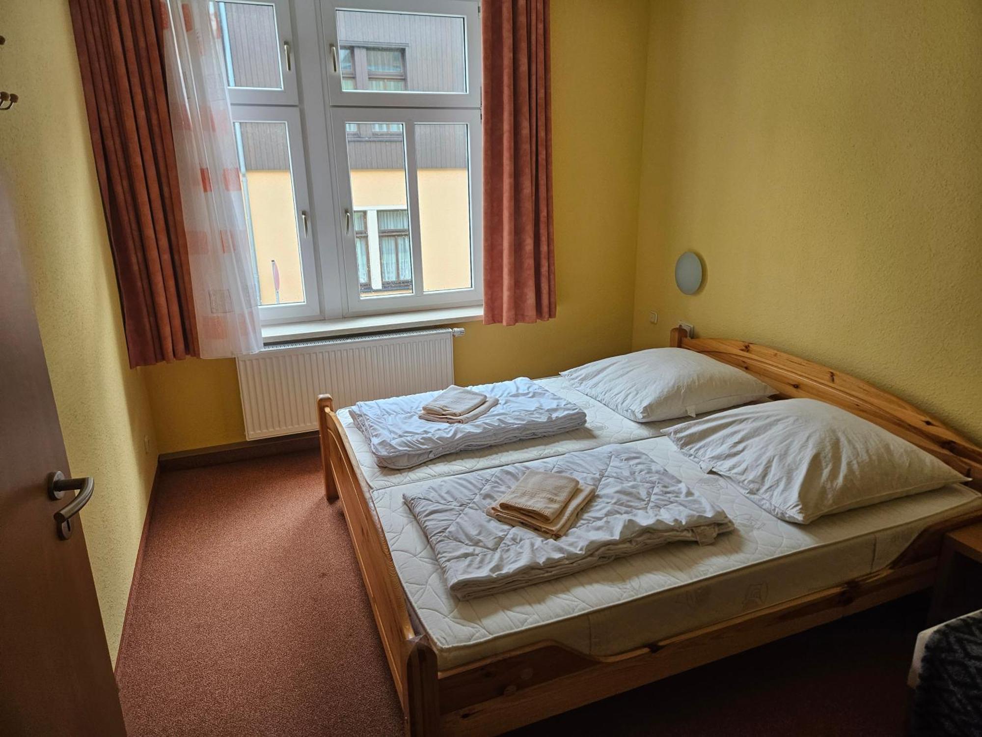 Cafe Koenig Hotel Oberwiesenthal Room photo
