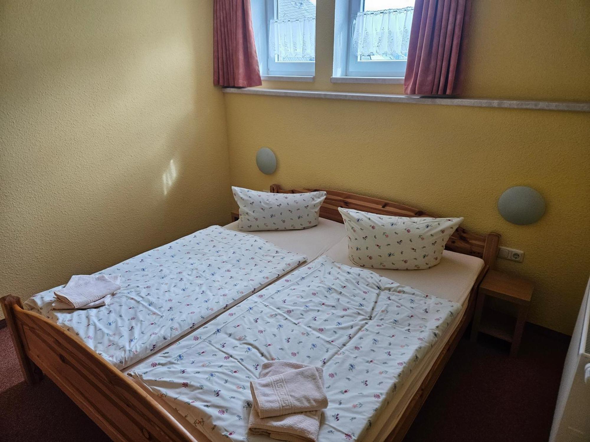 Cafe Koenig Hotel Oberwiesenthal Room photo